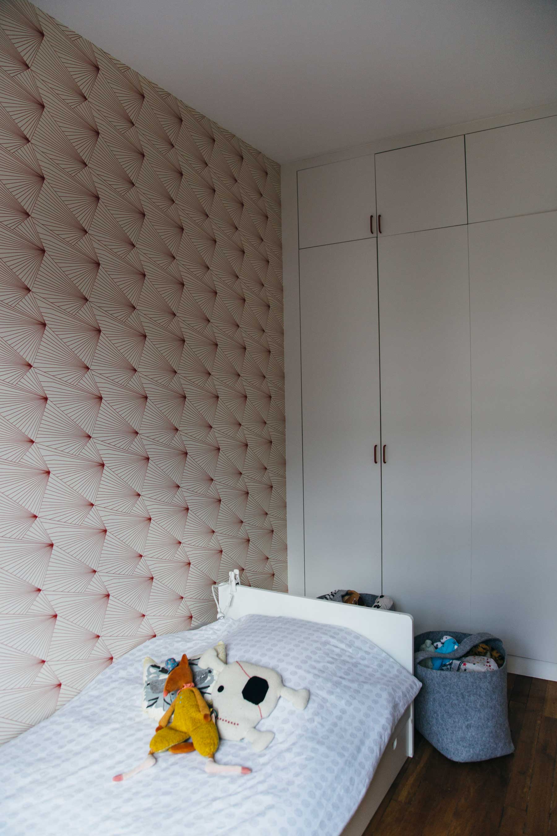 An Elegant and Luminous Contemporary Home in Paris by Camille Hermand Architectures (42)