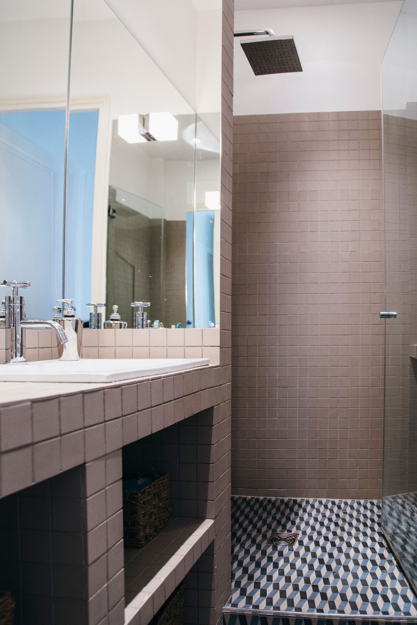 An Elegant and Luminous Contemporary Home in Paris by Camille Hermand Architectures (49)