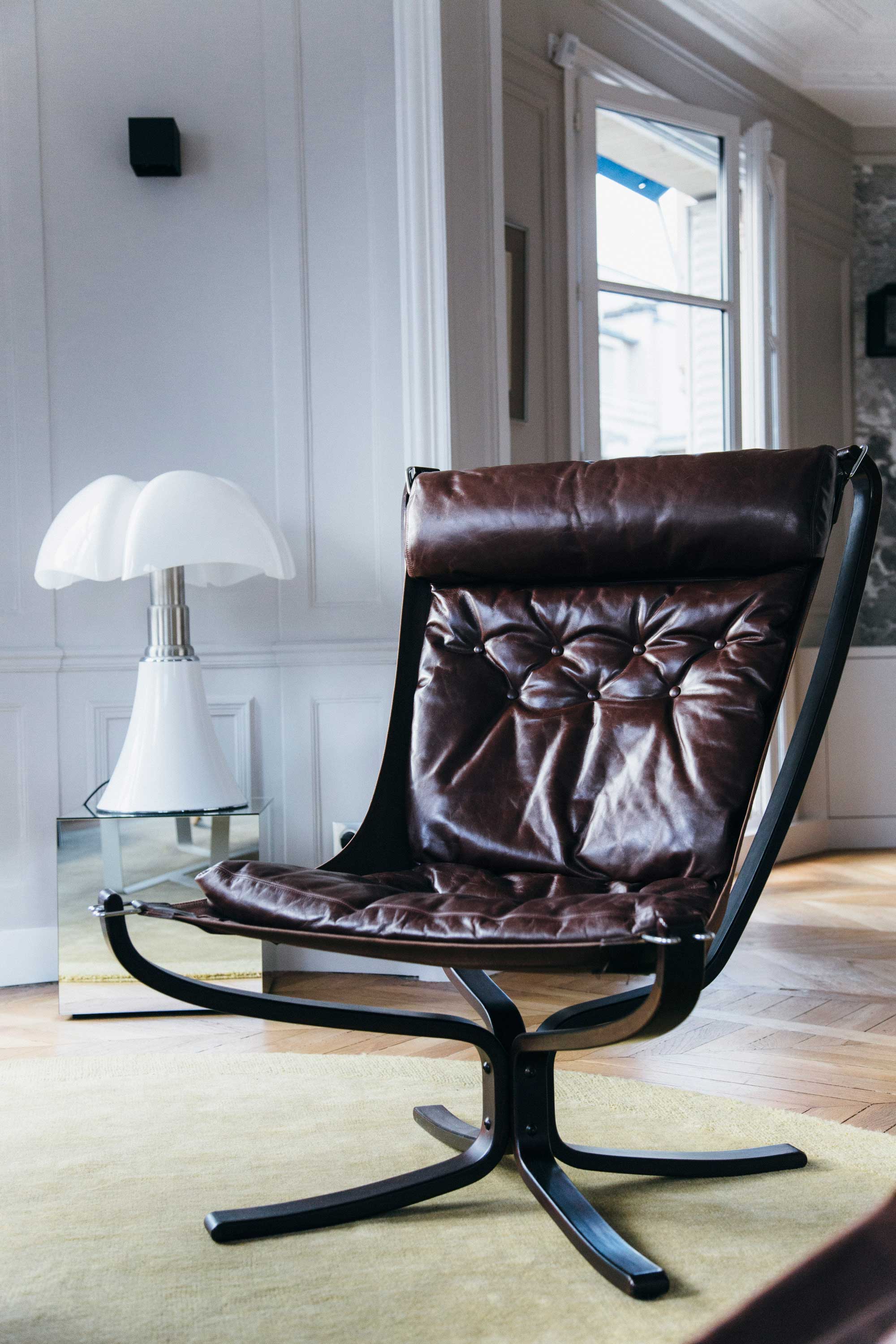 An Elegant and Luminous Contemporary Home in Paris by Camille Hermand Architectures (5)