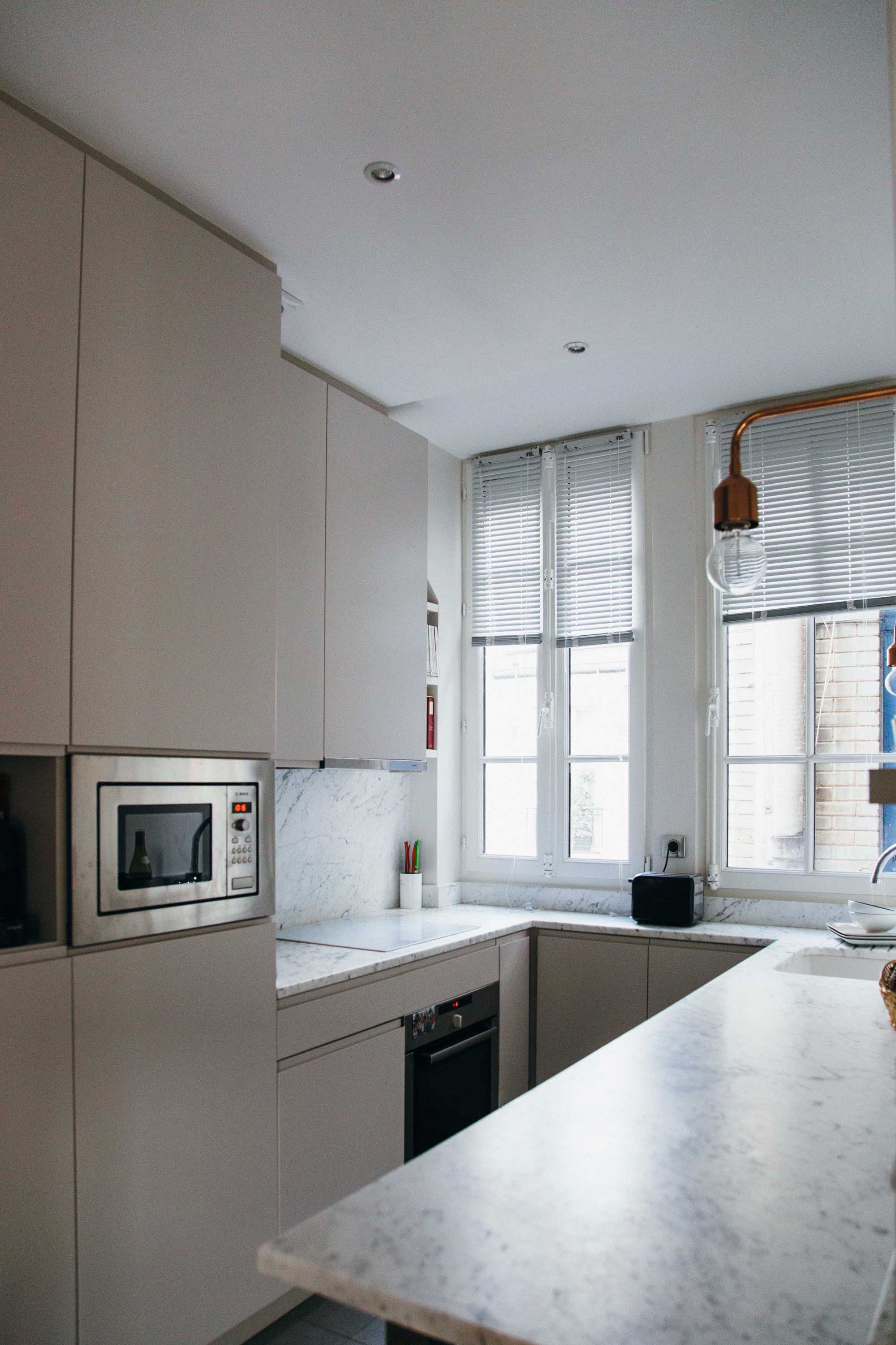 An Elegant and Luminous Contemporary Home in Paris by Camille Hermand Architectures (8)