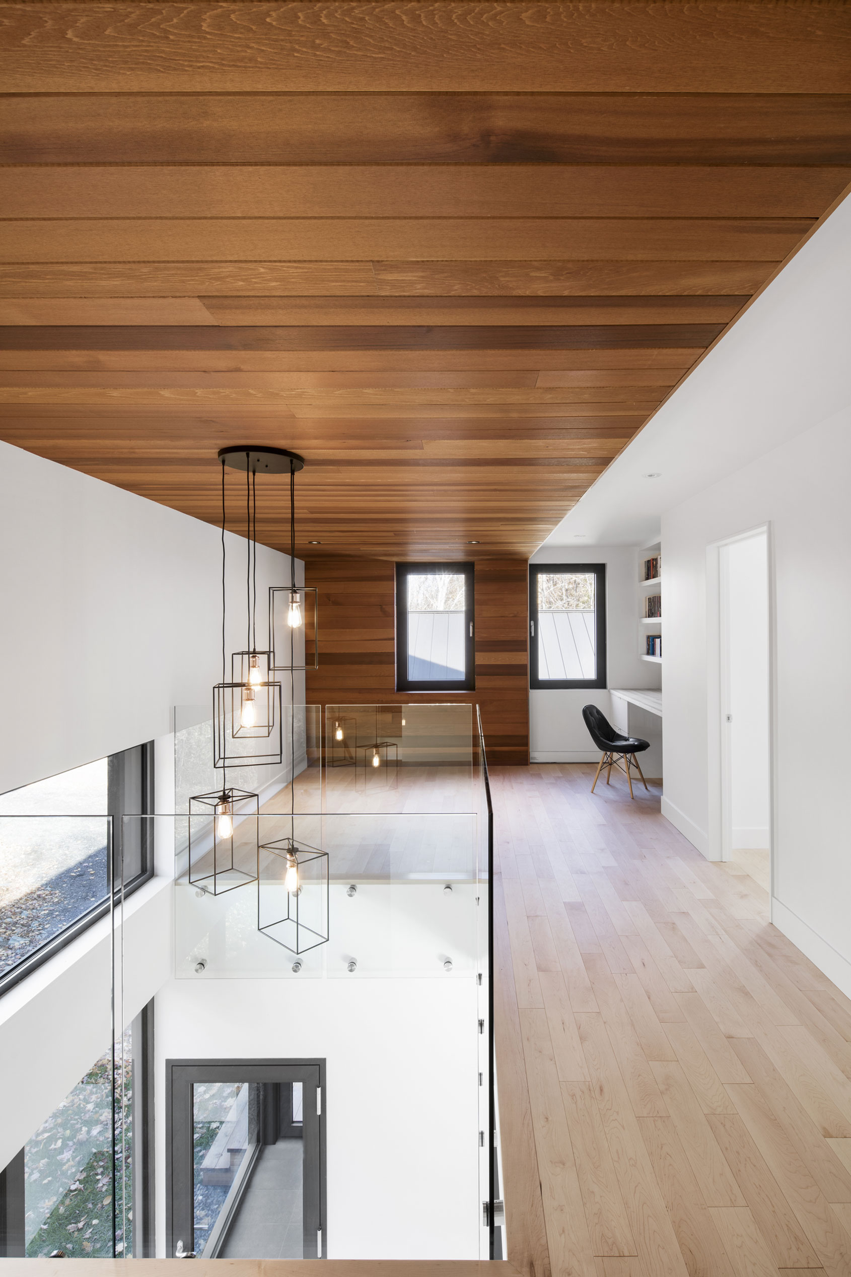 An Elegant and Luminous Contemporary Home in Quebec City by Lechasseur architectes (11)