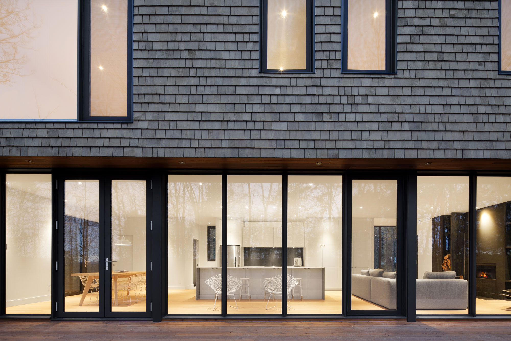 An Elegant and Luminous Contemporary Home in Quebec City by Lechasseur architectes (2)