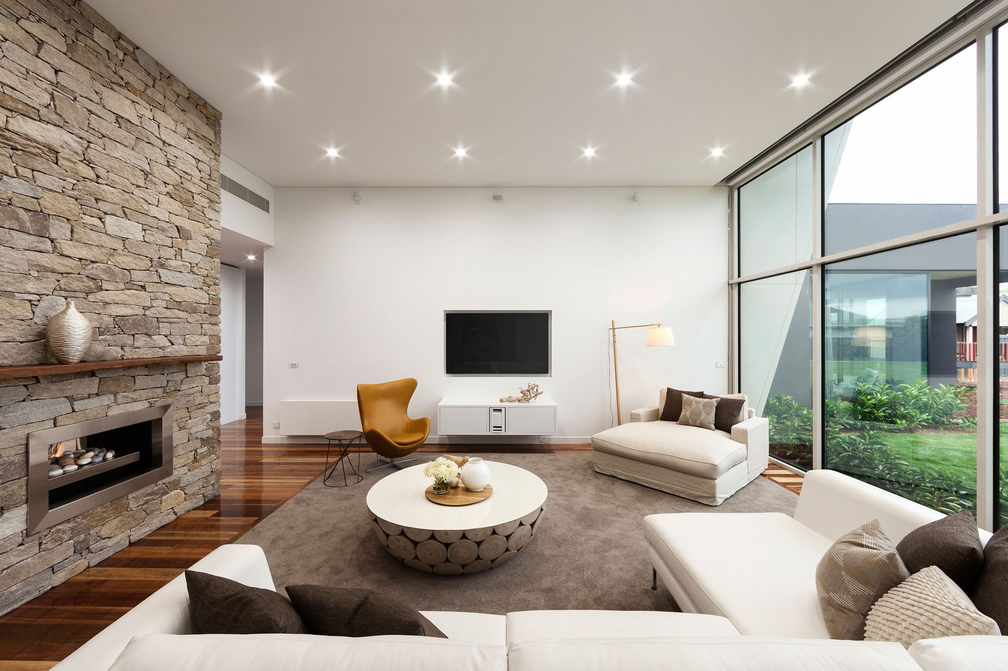 An Elegant and Luxurious Contemporary Home with Striking Look and Feel in Lerderderg by LSA Architects (1)