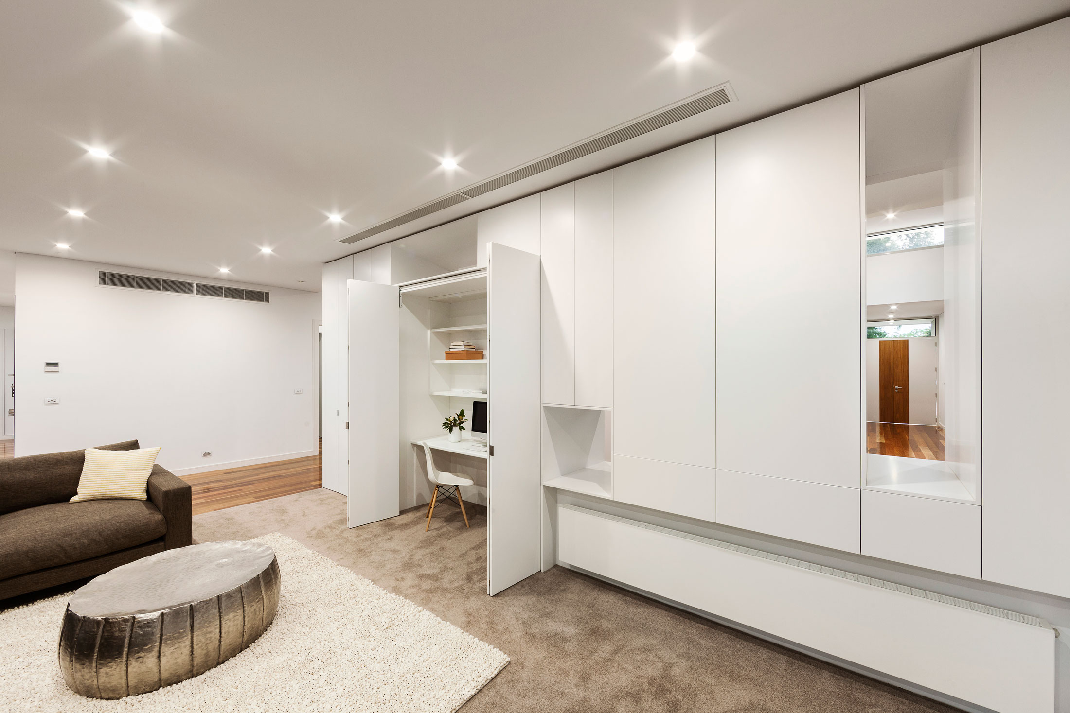 An Elegant and Luxurious Contemporary Home with Striking Look and Feel in Lerderderg by LSA Architects (12)