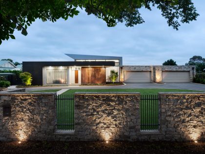 An Elegant and Luxurious Contemporary Home with Striking Look and Feel in Lerderderg by LSA Architects (18)