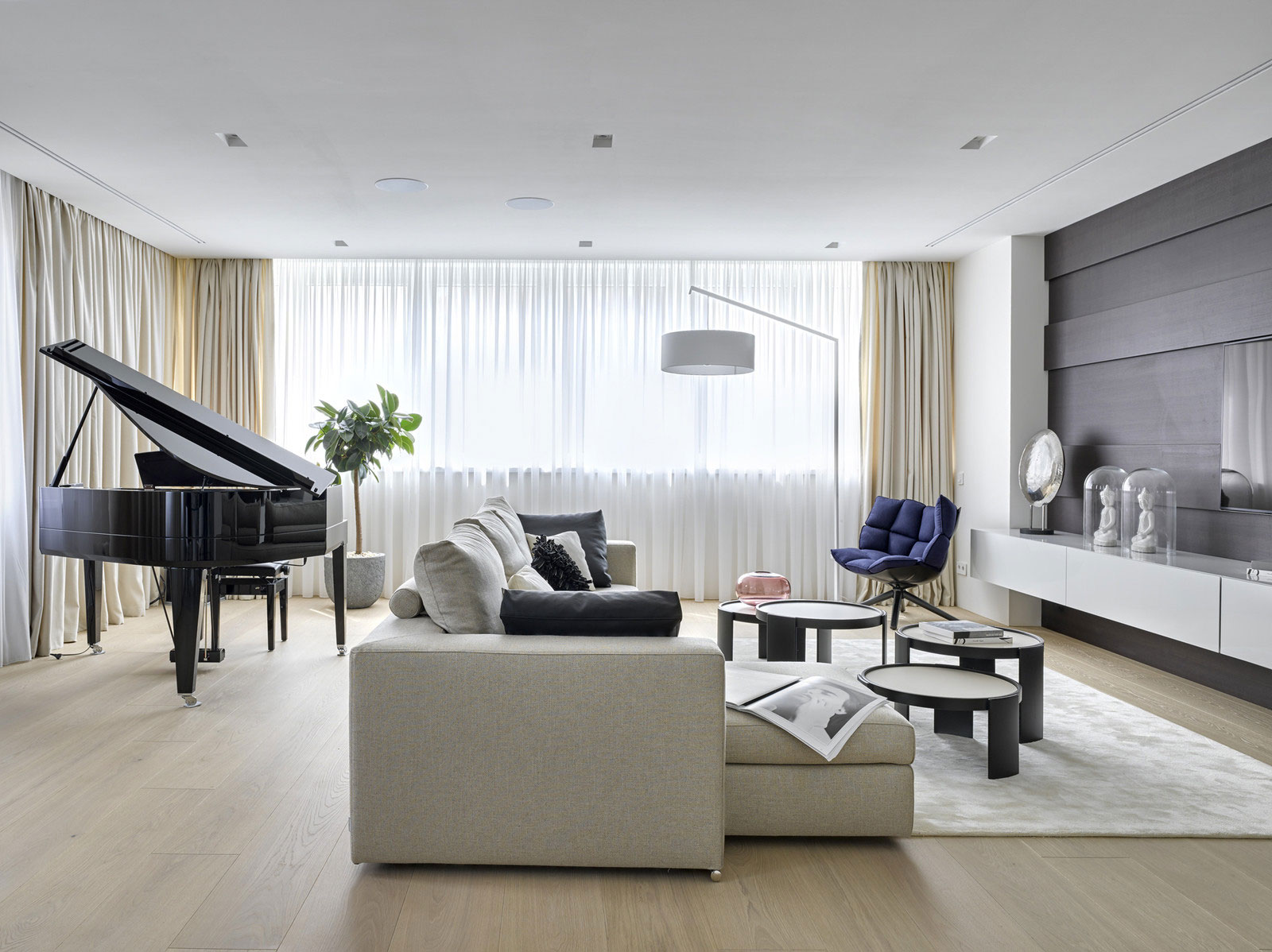 An Elegant and Sophisticated Modern Home for a Pianist in Moscow by Alexandra Fedorova (2)