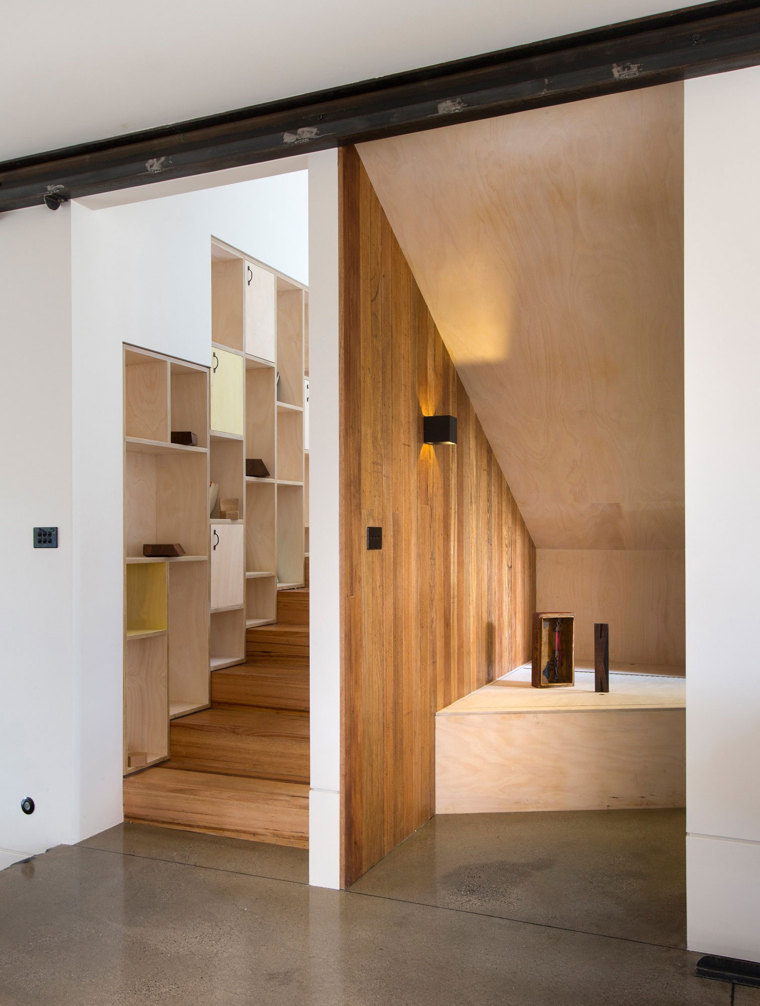 An Elegant and Spacious Modern Home for a Humble Family in Northcote by Breathe architecture (10)