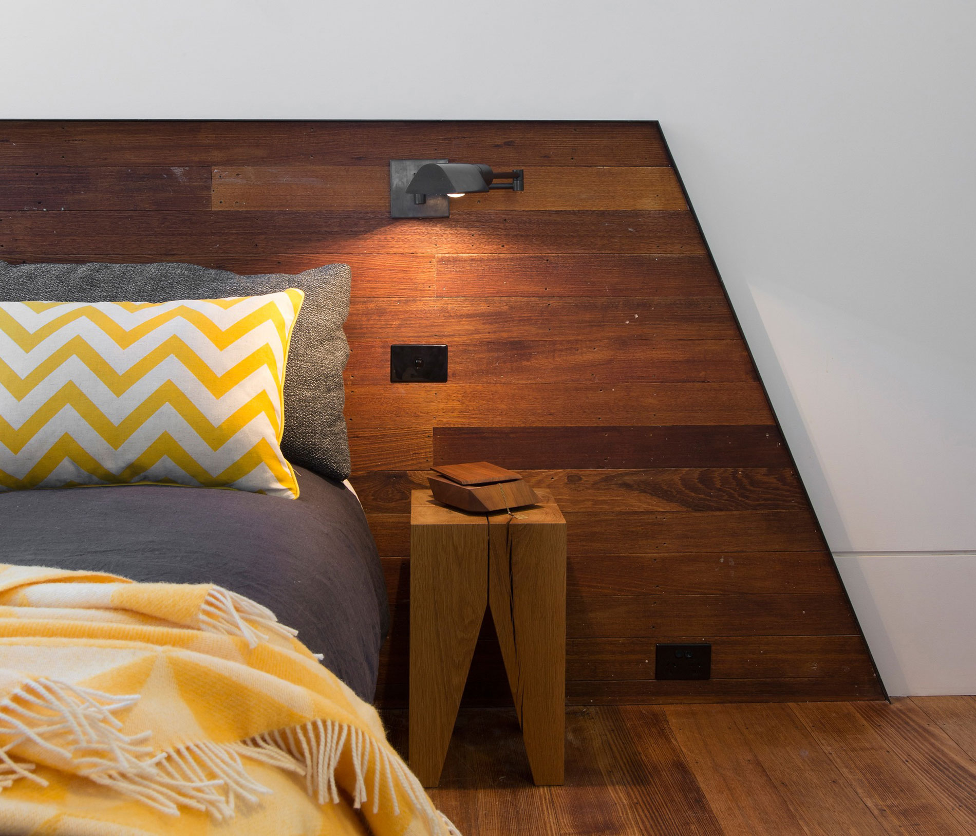 An Elegant and Spacious Modern Home for a Humble Family in Northcote by Breathe architecture (11)