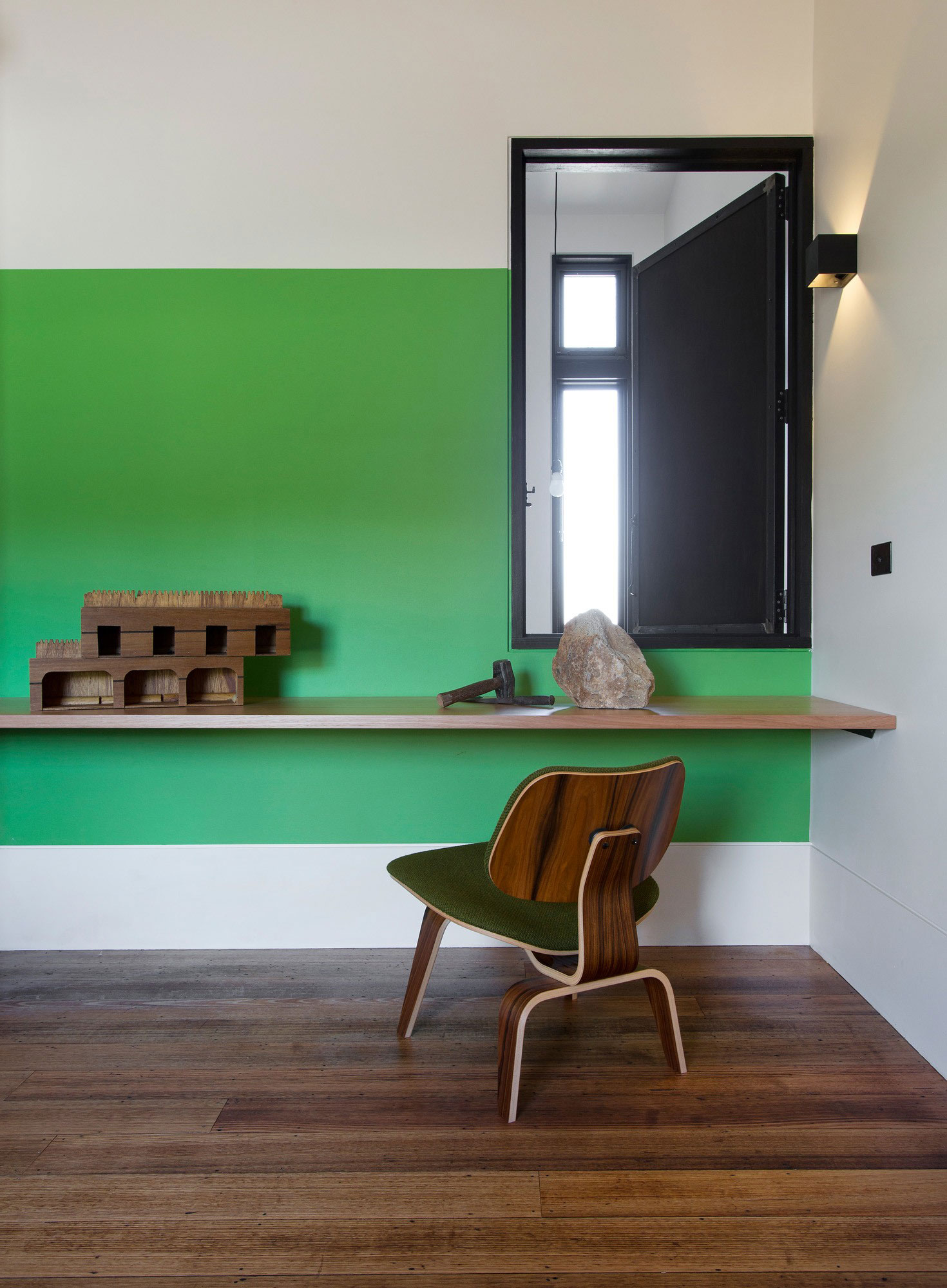 An Elegant and Spacious Modern Home for a Humble Family in Northcote by Breathe architecture (13)