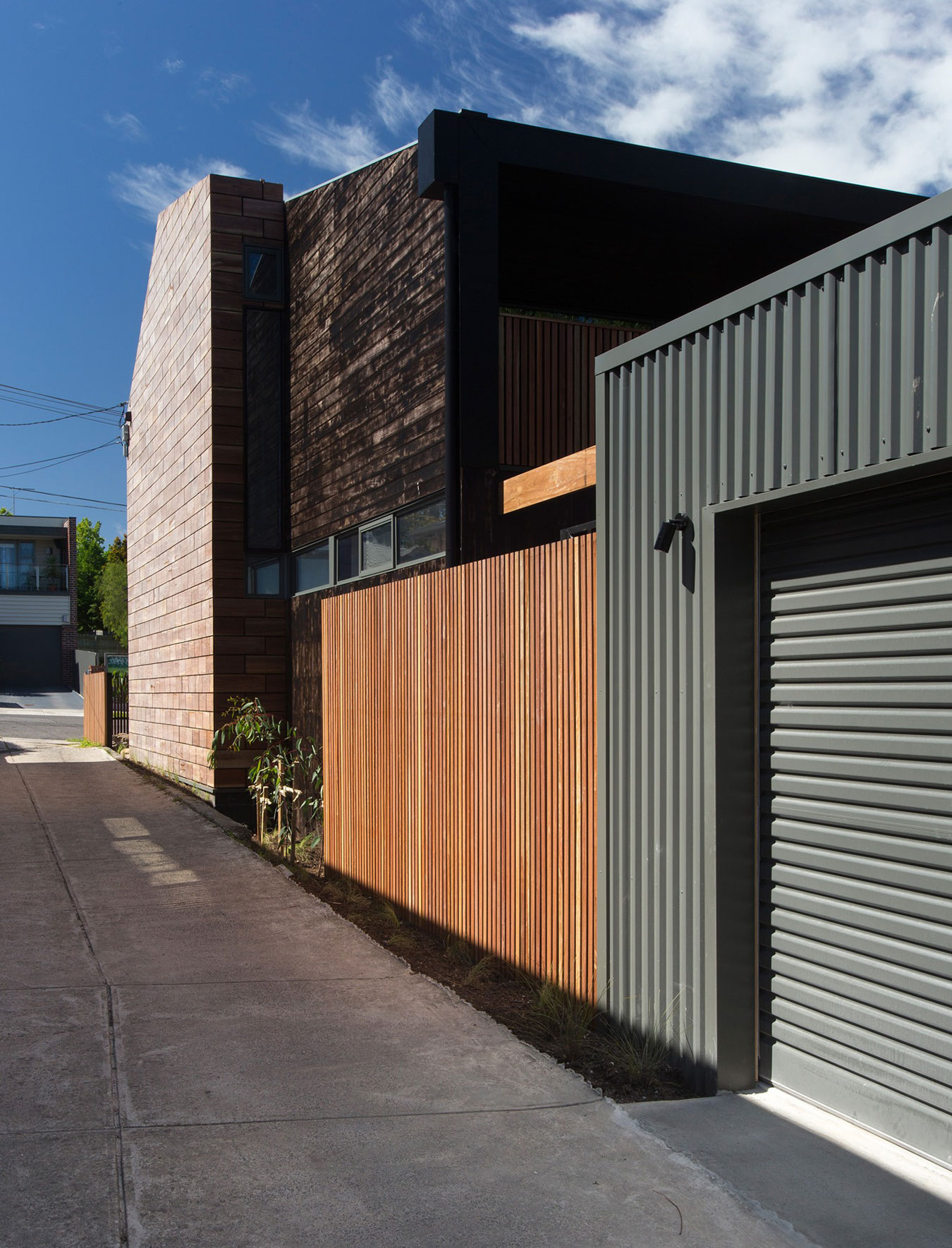 An Elegant and Spacious Modern Home for a Humble Family in Northcote by Breathe architecture (3)