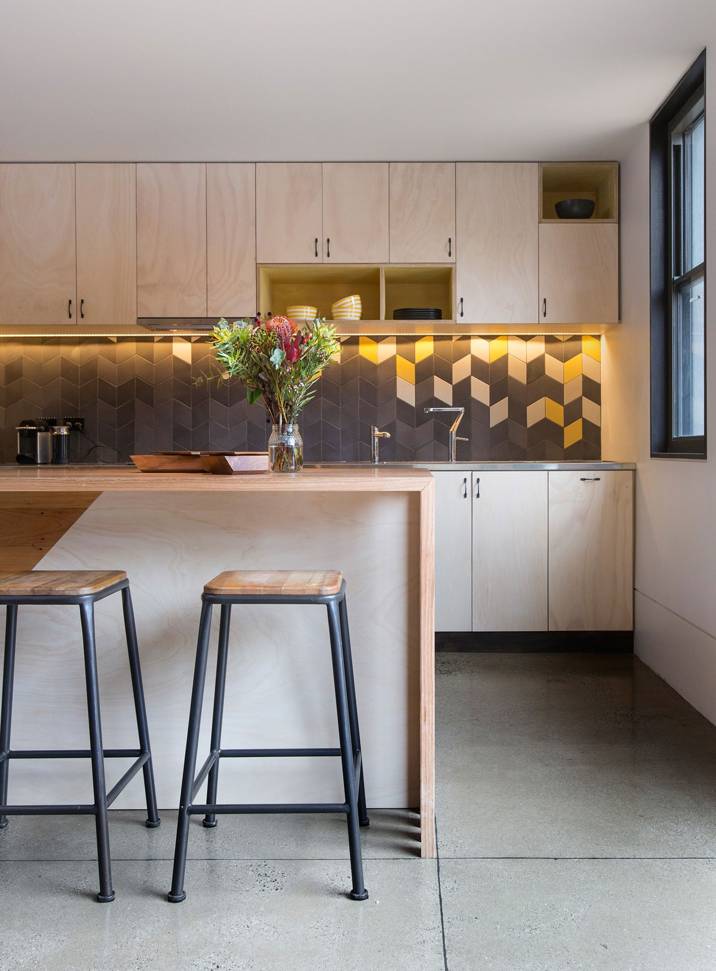 An Elegant and Spacious Modern Home for a Humble Family in Northcote by Breathe architecture (9)
