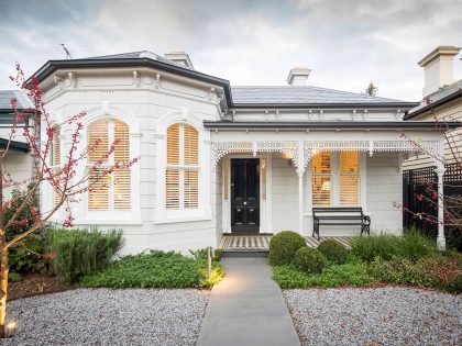 An Elegant and Striking Contemporary Family Home in Melbourne by Mitsouri Architects (14)