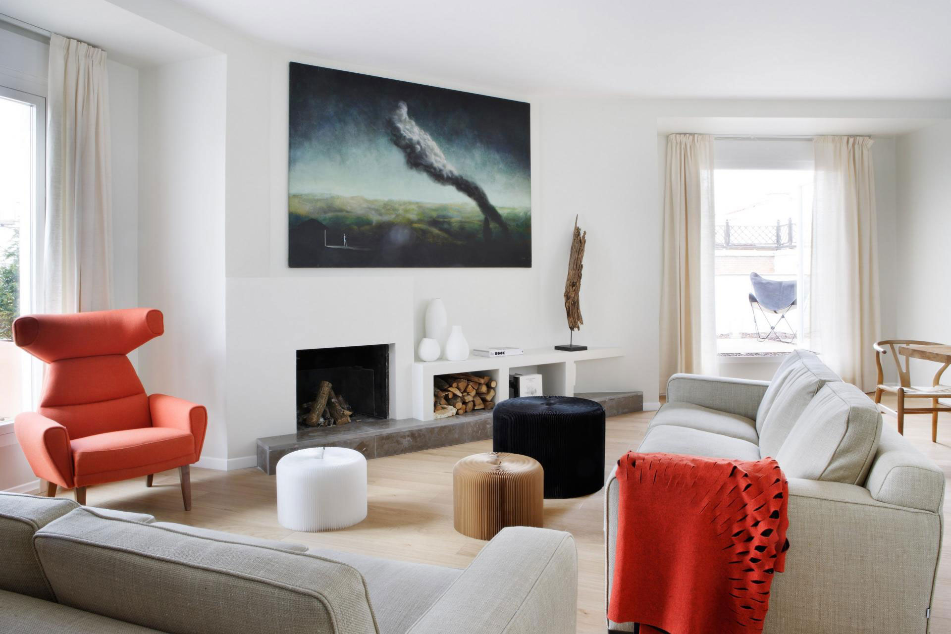 An Elegant and Warm Penthouse with Open Spaces and Functional Interior in Rosales by ÁBATON (1)
