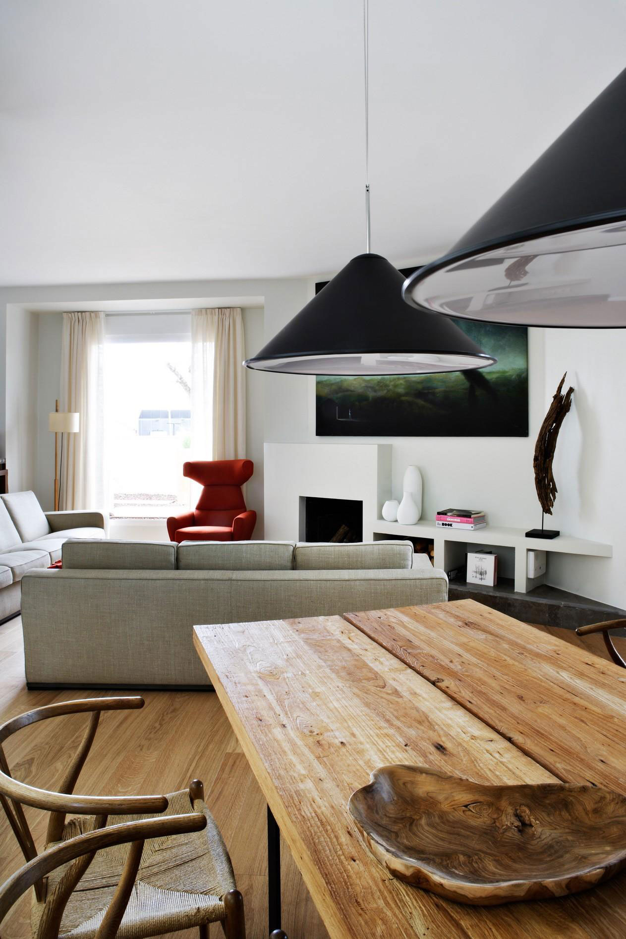 An Elegant and Warm Penthouse with Open Spaces and Functional Interior in Rosales by ÁBATON (5)