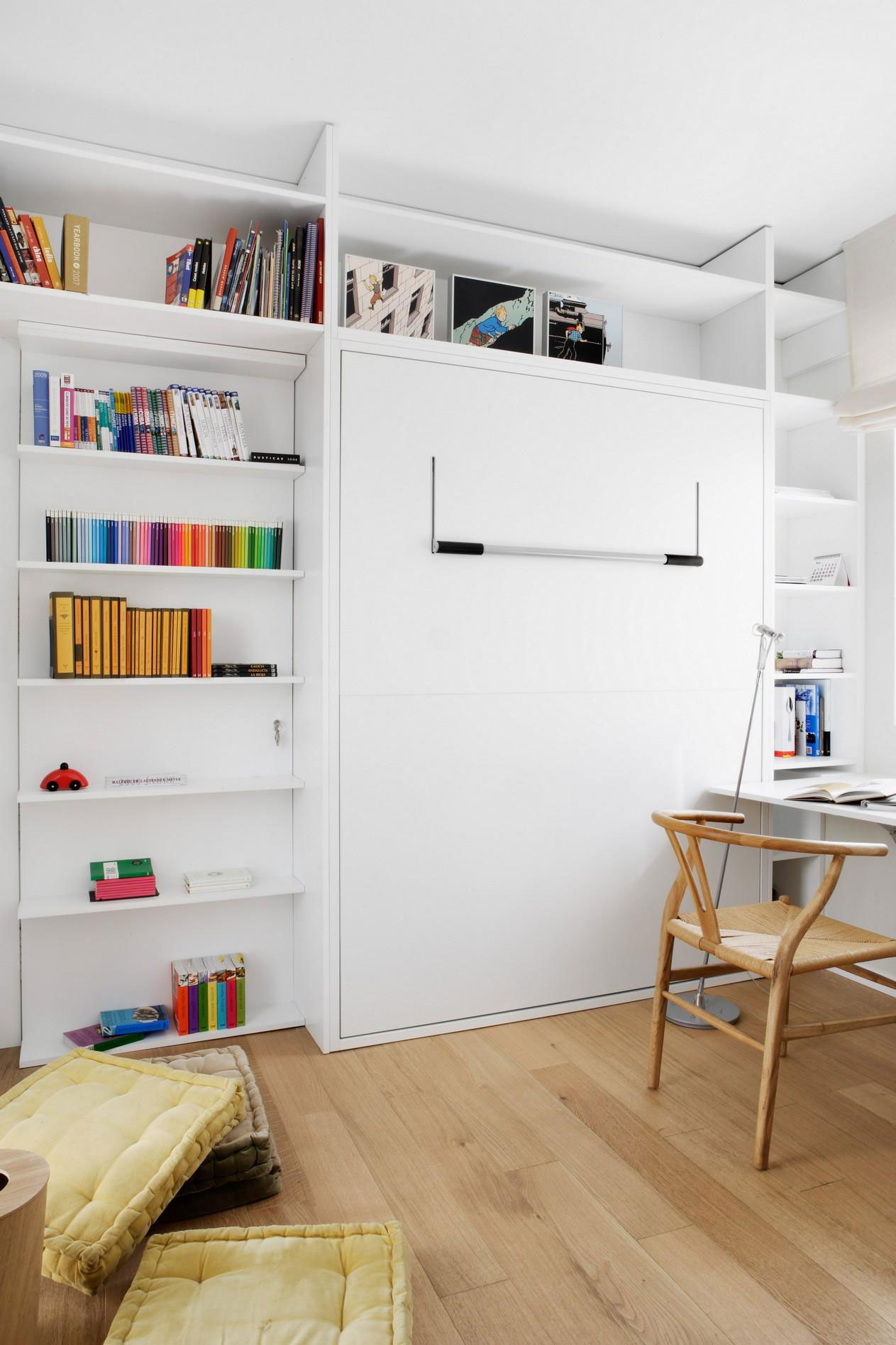 An Elegant and Warm Penthouse with Open Spaces and Functional Interior in Rosales by ÁBATON (8)