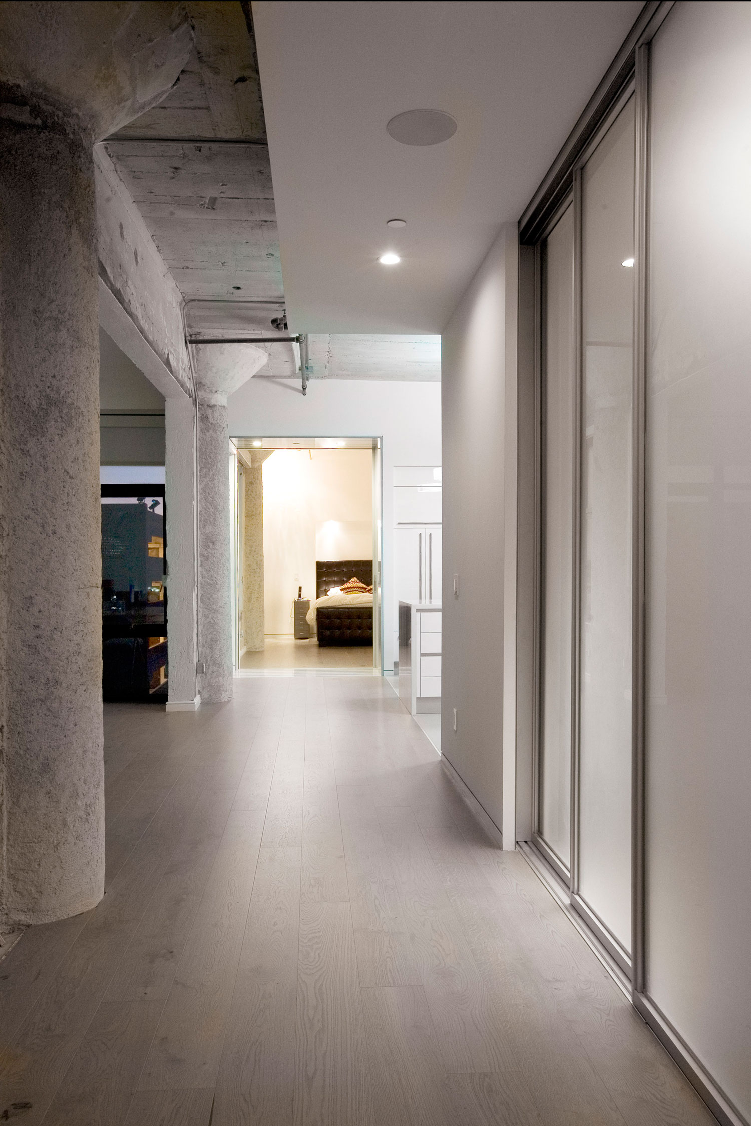 An Elegant and Whimsical Family Loft with Concrete Walls in Los Angeles by CHA:COL (10)