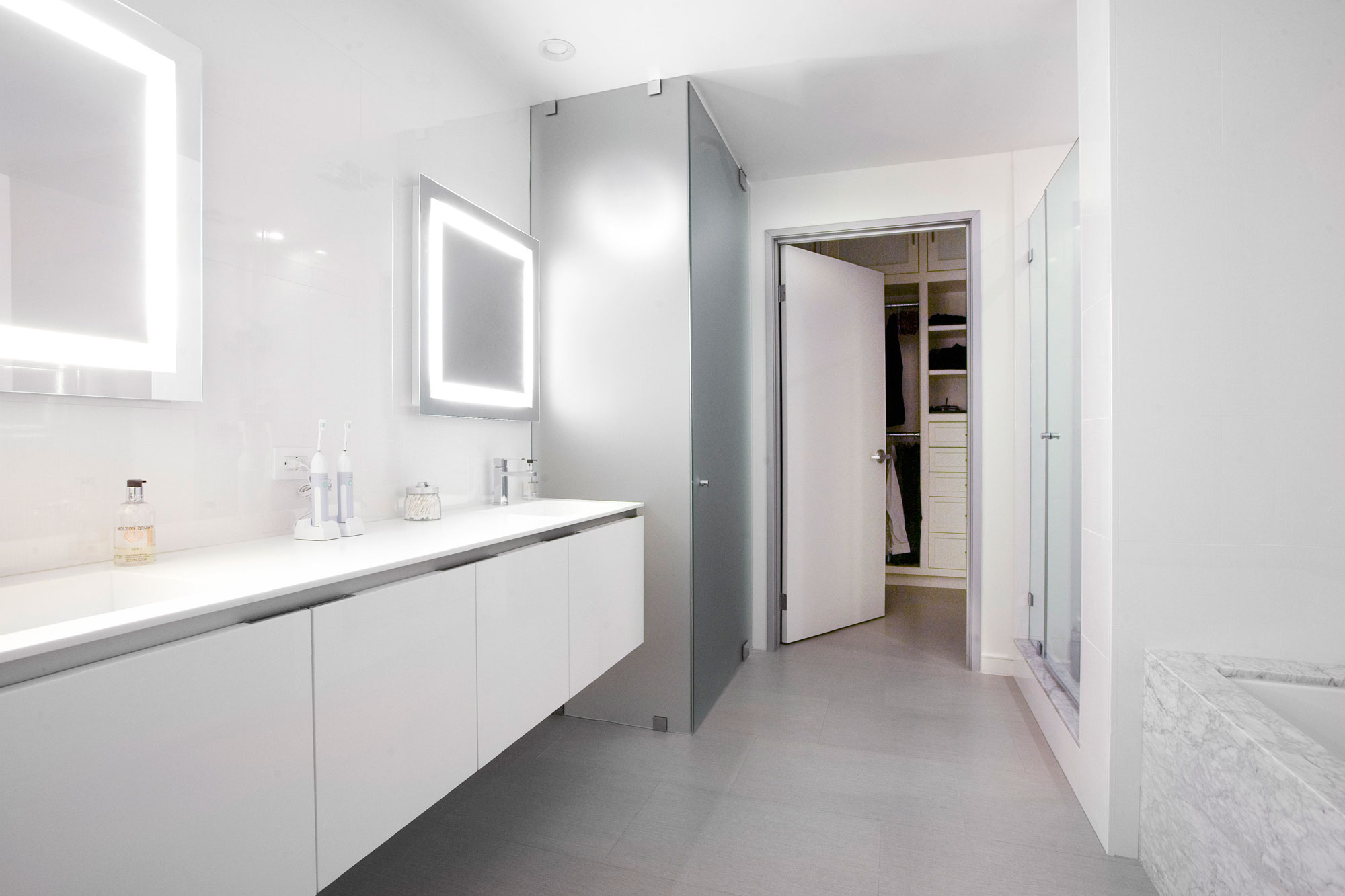 An Elegant and Whimsical Family Loft with Concrete Walls in Los Angeles by CHA:COL (11)