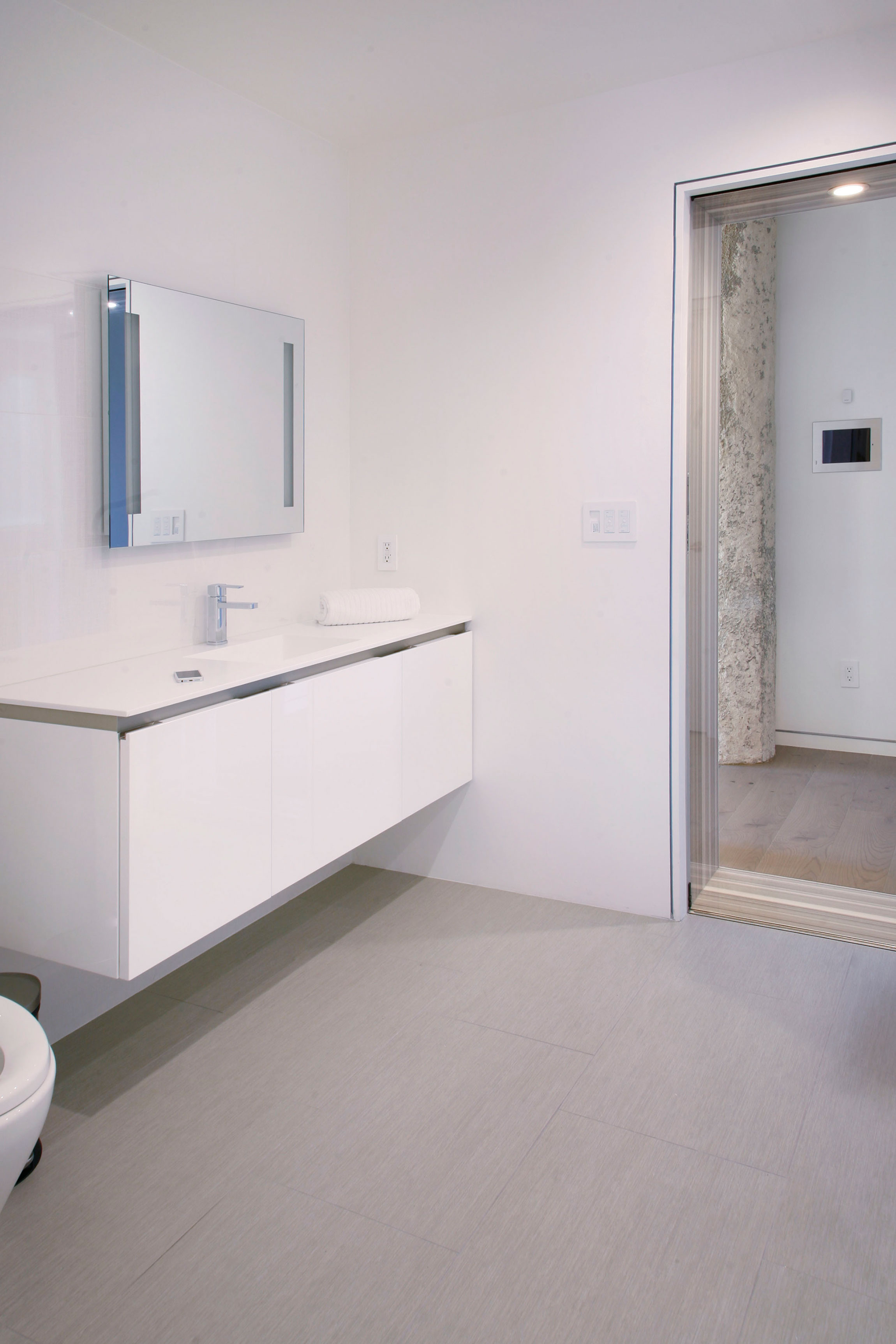 An Elegant and Whimsical Family Loft with Concrete Walls in Los Angeles by CHA:COL (12)