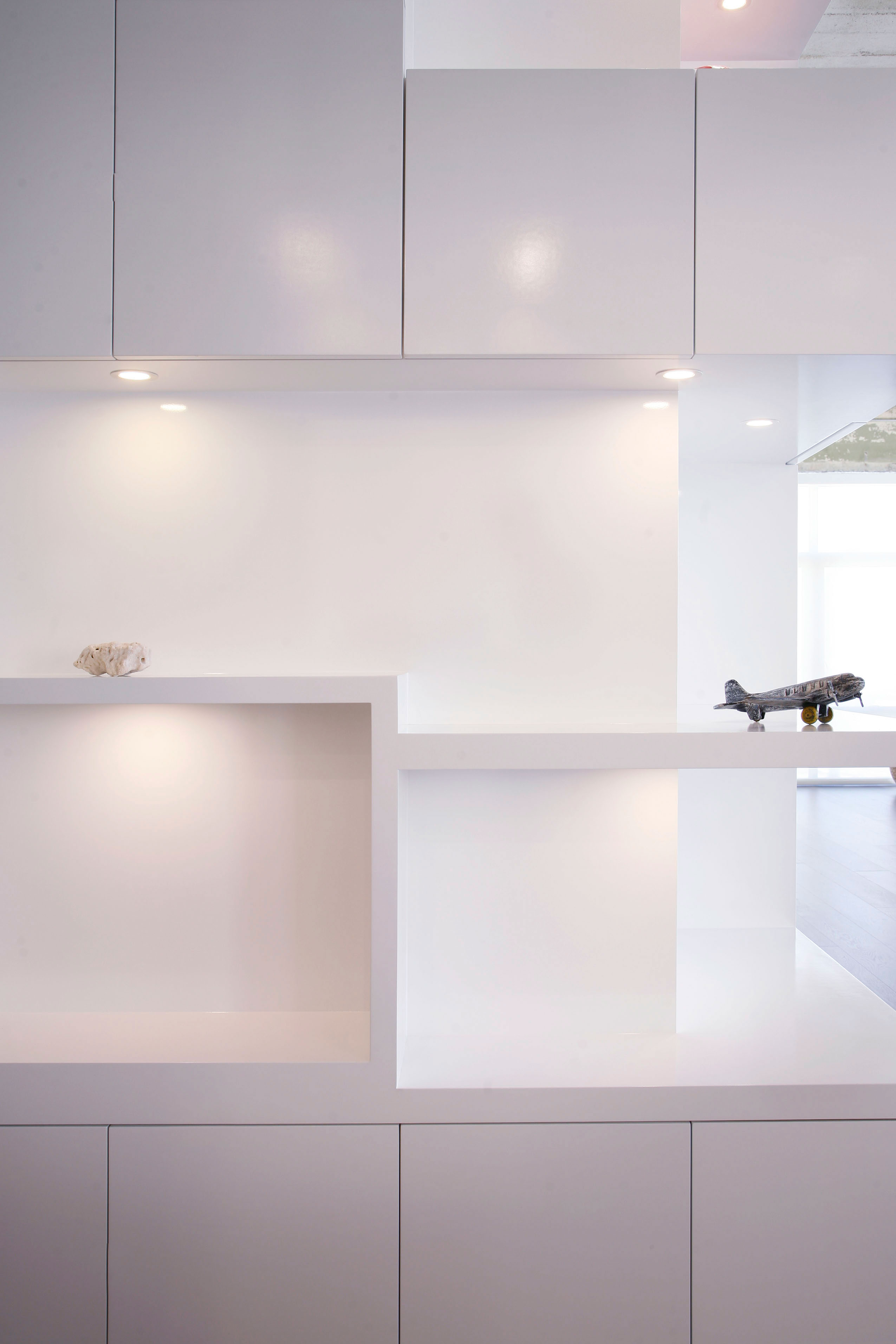 An Elegant and Whimsical Family Loft with Concrete Walls in Los Angeles by CHA:COL (5)