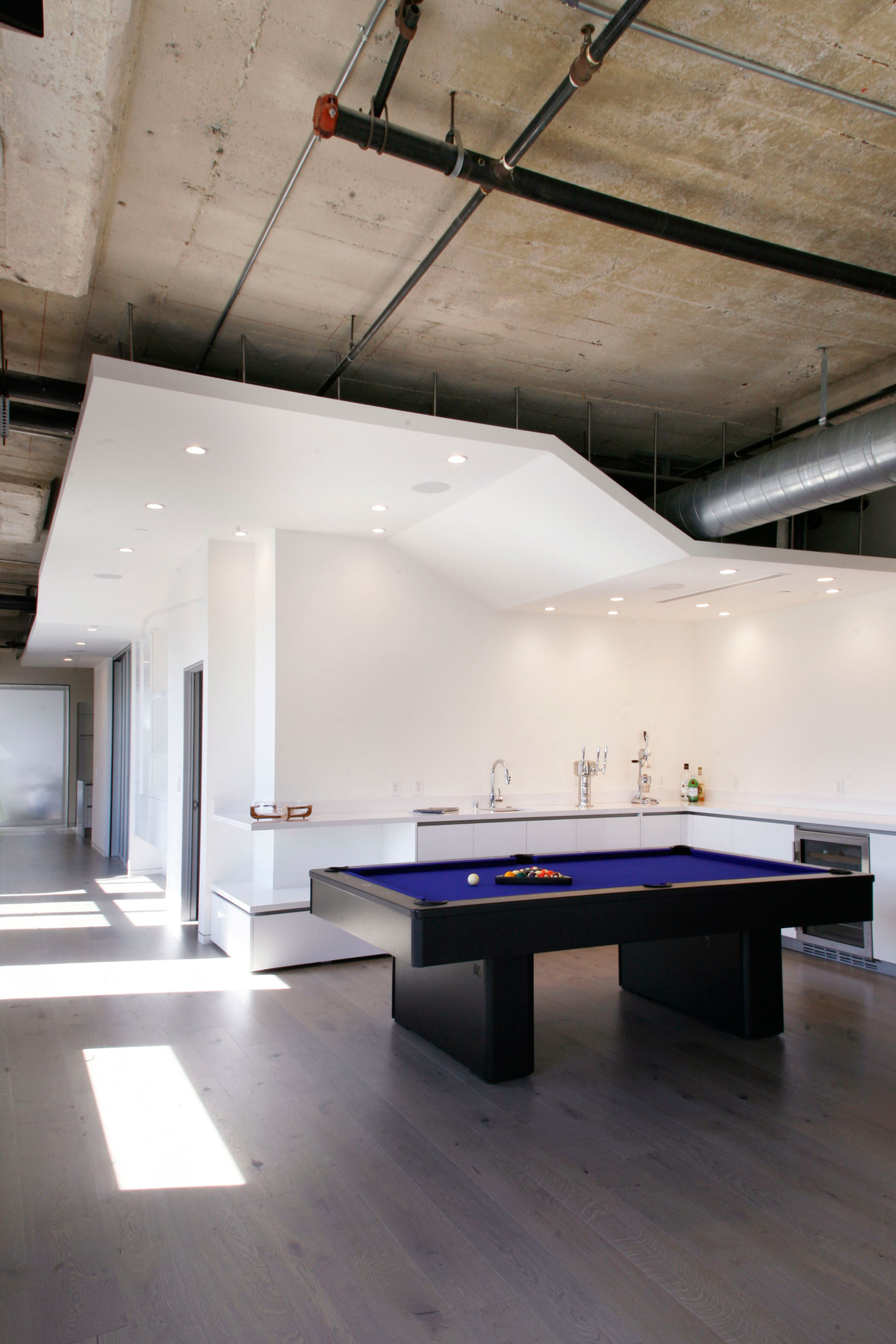 An Elegant and Whimsical Family Loft with Concrete Walls in Los Angeles by CHA:COL (6)