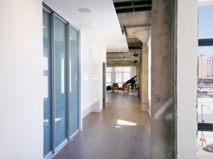 An Elegant and Whimsical Family Loft with Concrete Walls in Los Angeles by CHA:COL (9)