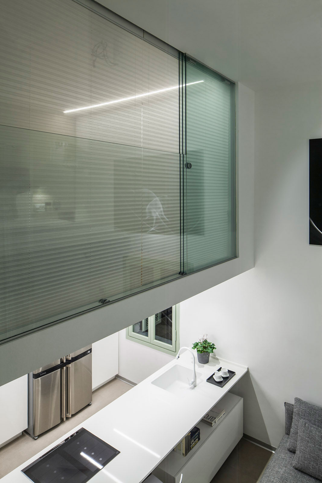An Exquisite Contemporary Apartment with Comfortable and Relaxed Atmosphere in Tel Aviv by BLV Design/Architecture (13)