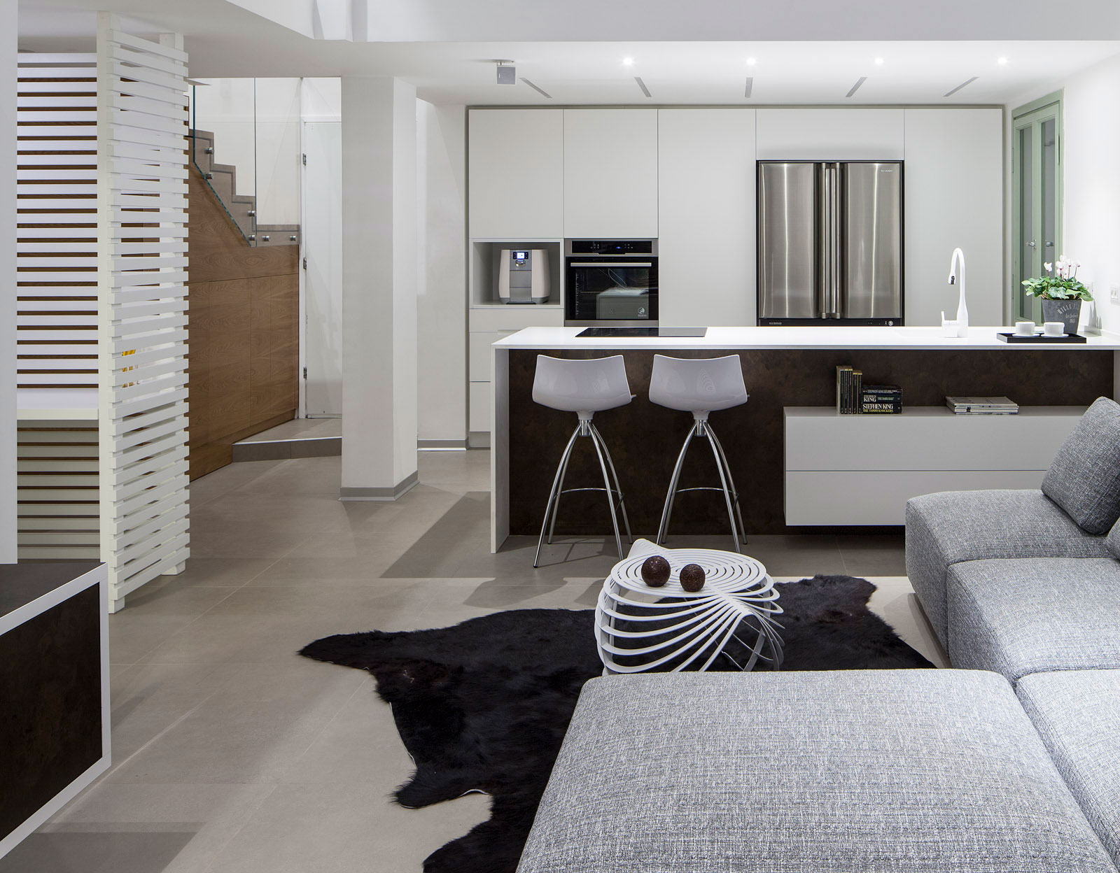 An Exquisite Contemporary Apartment with Comfortable and Relaxed Atmosphere in Tel Aviv by BLV Design/Architecture (2)