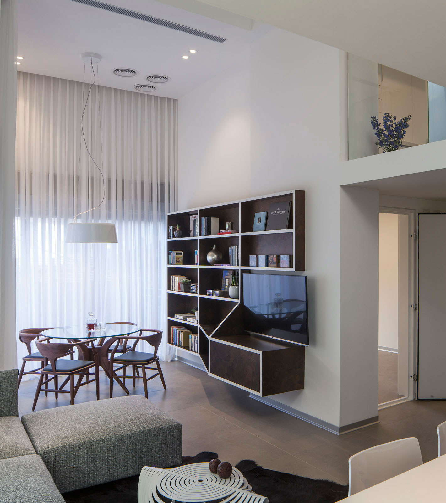 An Exquisite Contemporary Apartment with Comfortable and Relaxed Atmosphere in Tel Aviv by BLV Design/Architecture (9)