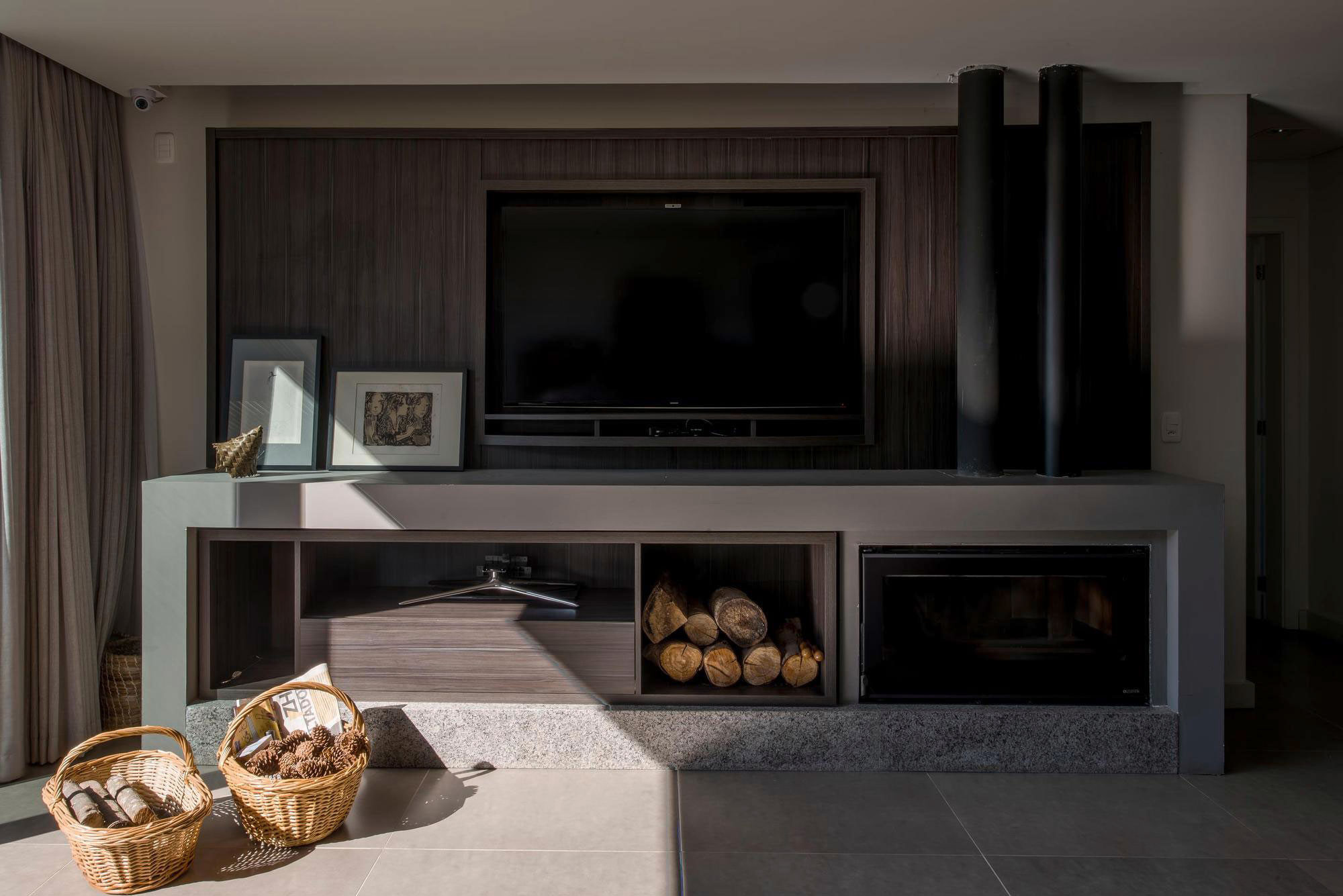 An Exquisite Contemporary Home with Elegant Landscaping in Praia do Laranjal, Brazil by Rmk! Arquitetura (9)
