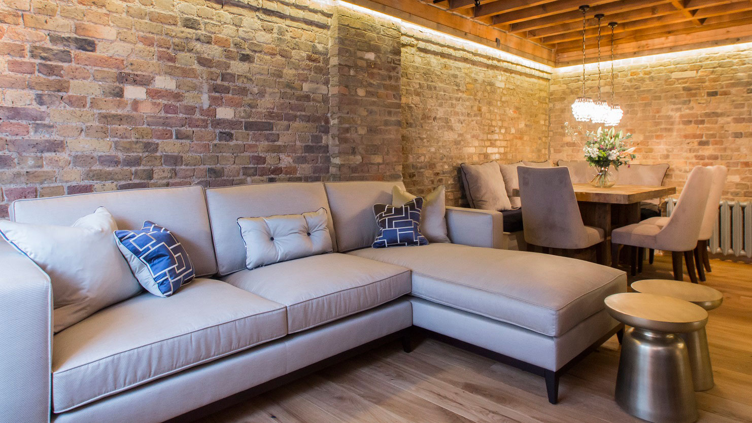 An Exquisite Contemporary Home with Industrial and Rustic Interior in London by Maisha Design (3)