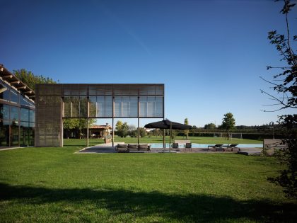 An Exquisite Contemporary Home with Simple Shapes, Clean Lines and Transparency in Faenza, Italy by Bartoletti Cicognani (3)