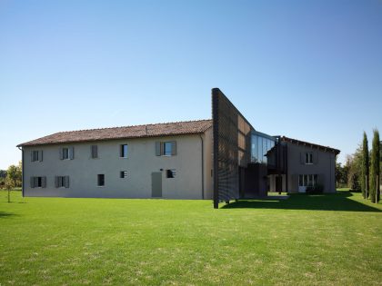 An Exquisite Contemporary Home with Simple Shapes, Clean Lines and Transparency in Faenza, Italy by Bartoletti Cicognani (4)