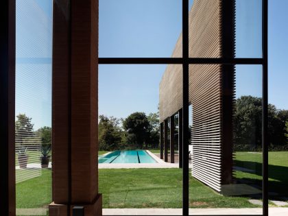 An Exquisite Contemporary Home with Simple Shapes, Clean Lines and Transparency in Faenza, Italy by Bartoletti Cicognani (6)