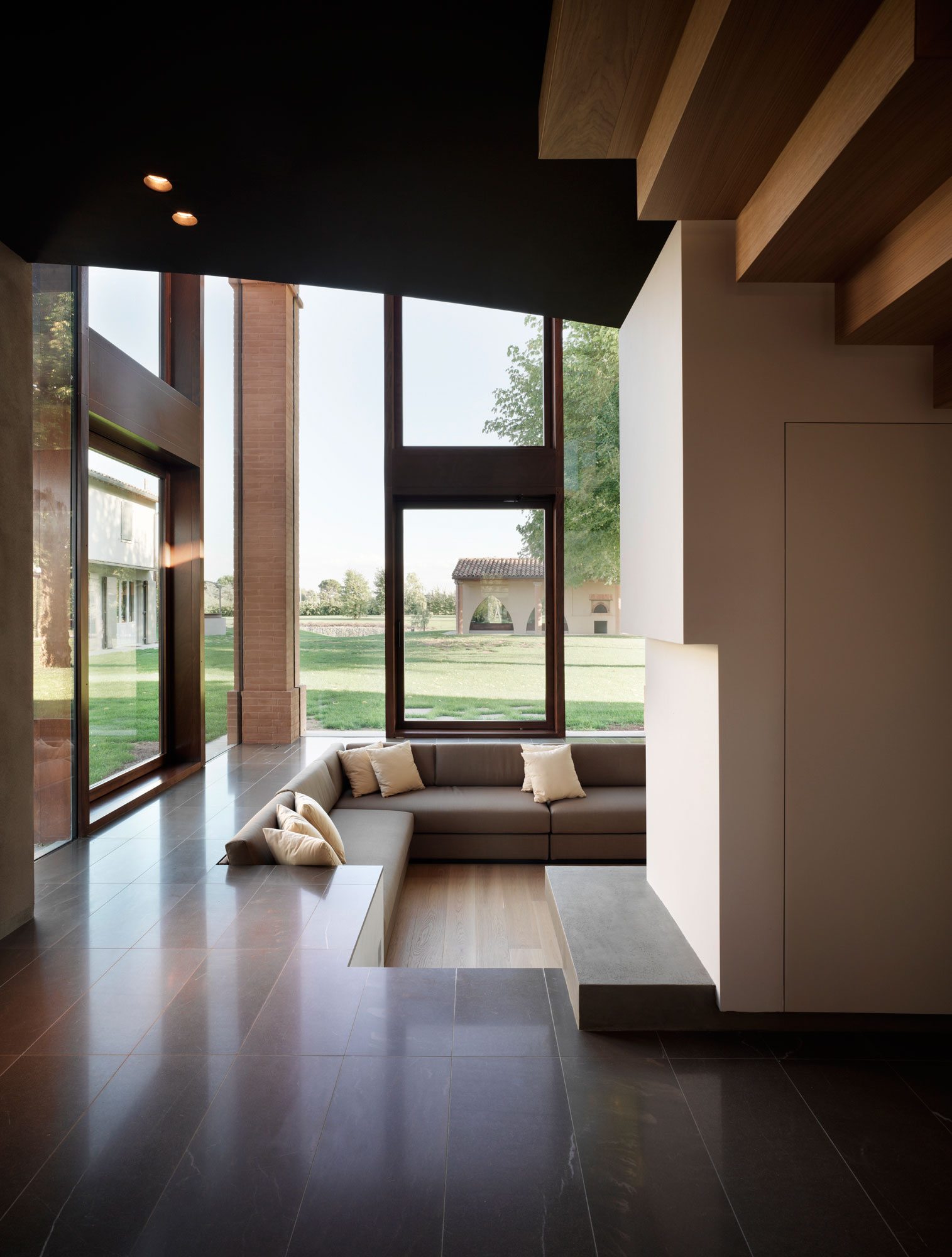 An Exquisite Contemporary Home with Simple Shapes, Clean Lines and Transparency in Faenza, Italy by Bartoletti Cicognani (8)