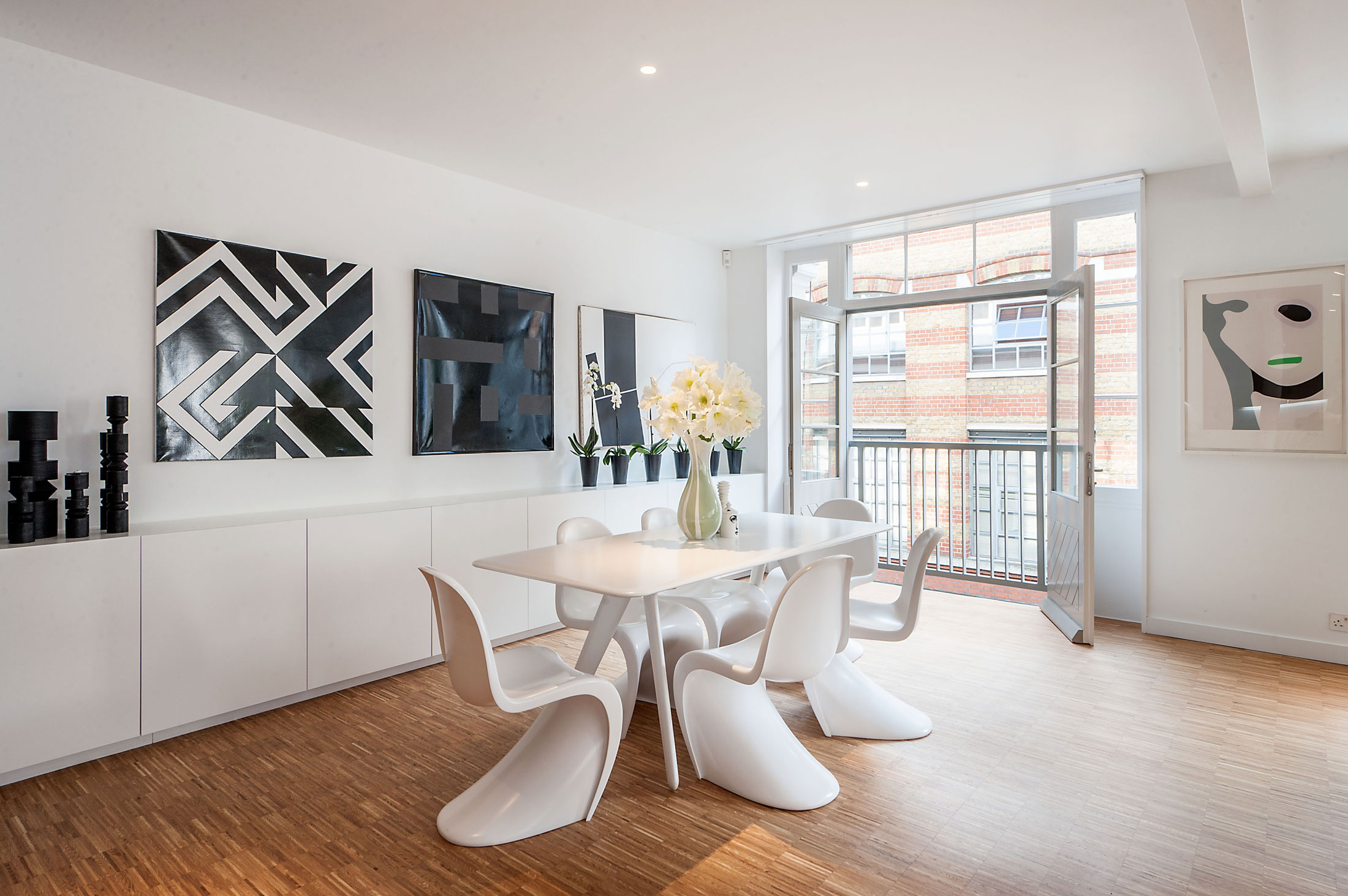 An Industrial Warehouse Converted into a Spacious Contemporary Penthouse in London by SIRS (7)