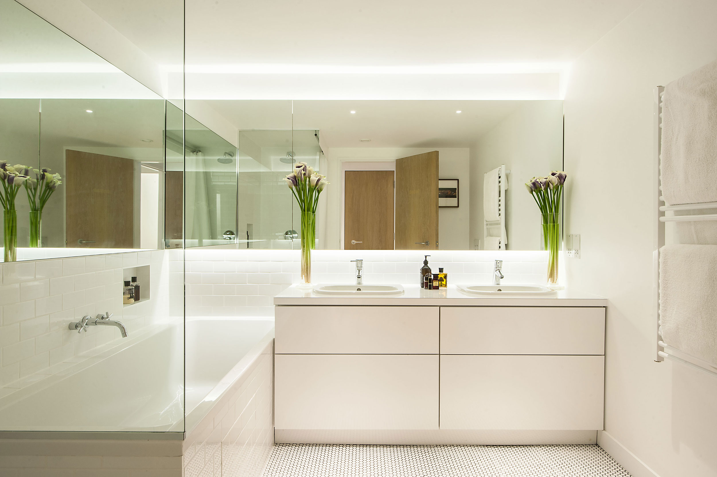 An Industrial Warehouse Converted into a Spacious Contemporary Penthouse in London by SIRS (9)