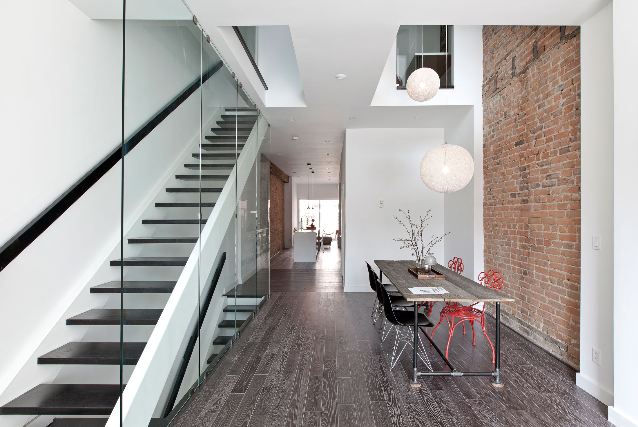 An Old Historic House Turned Into a Bright and Airy Modern Home in Toronto by rzlbd (1)