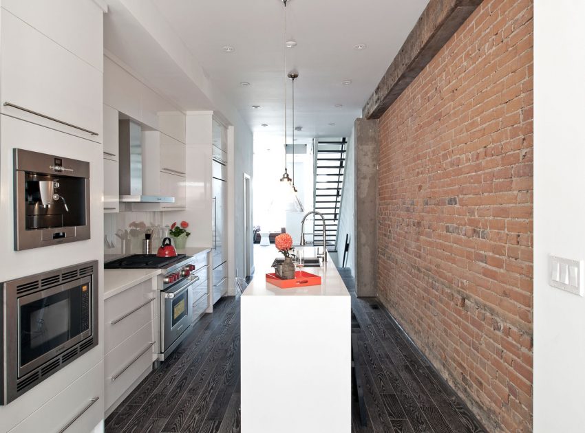 An Old Historic House Turned Into a Bright and Airy Modern Home in Toronto by rzlbd (3)