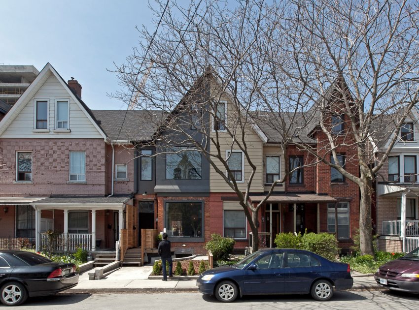 An Old Historic House Turned Into a Bright and Airy Modern Home in Toronto by rzlbd (8)