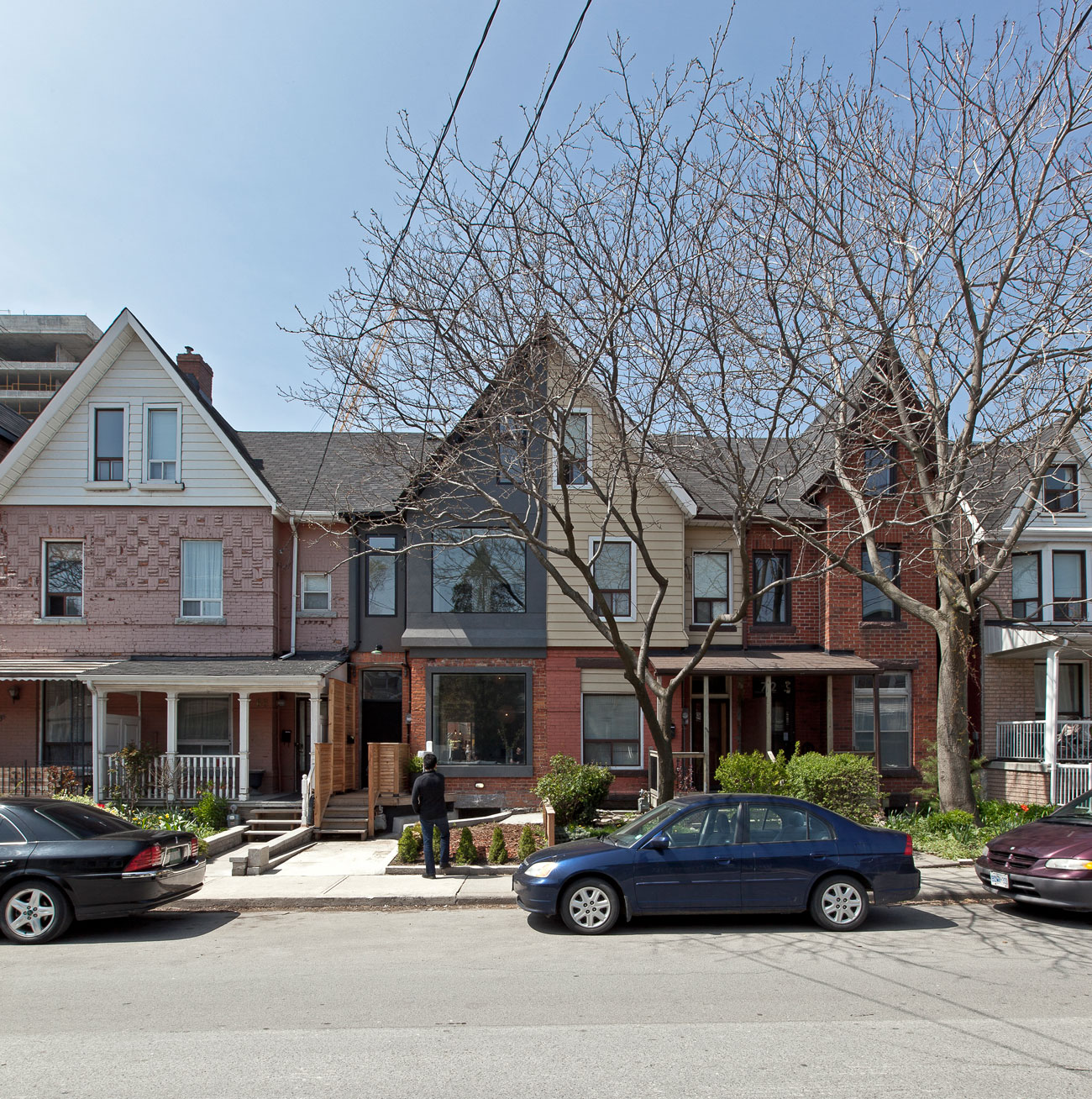 An Old Historic House Turned Into a Bright and Airy Modern Home in Toronto by rzlbd (8)