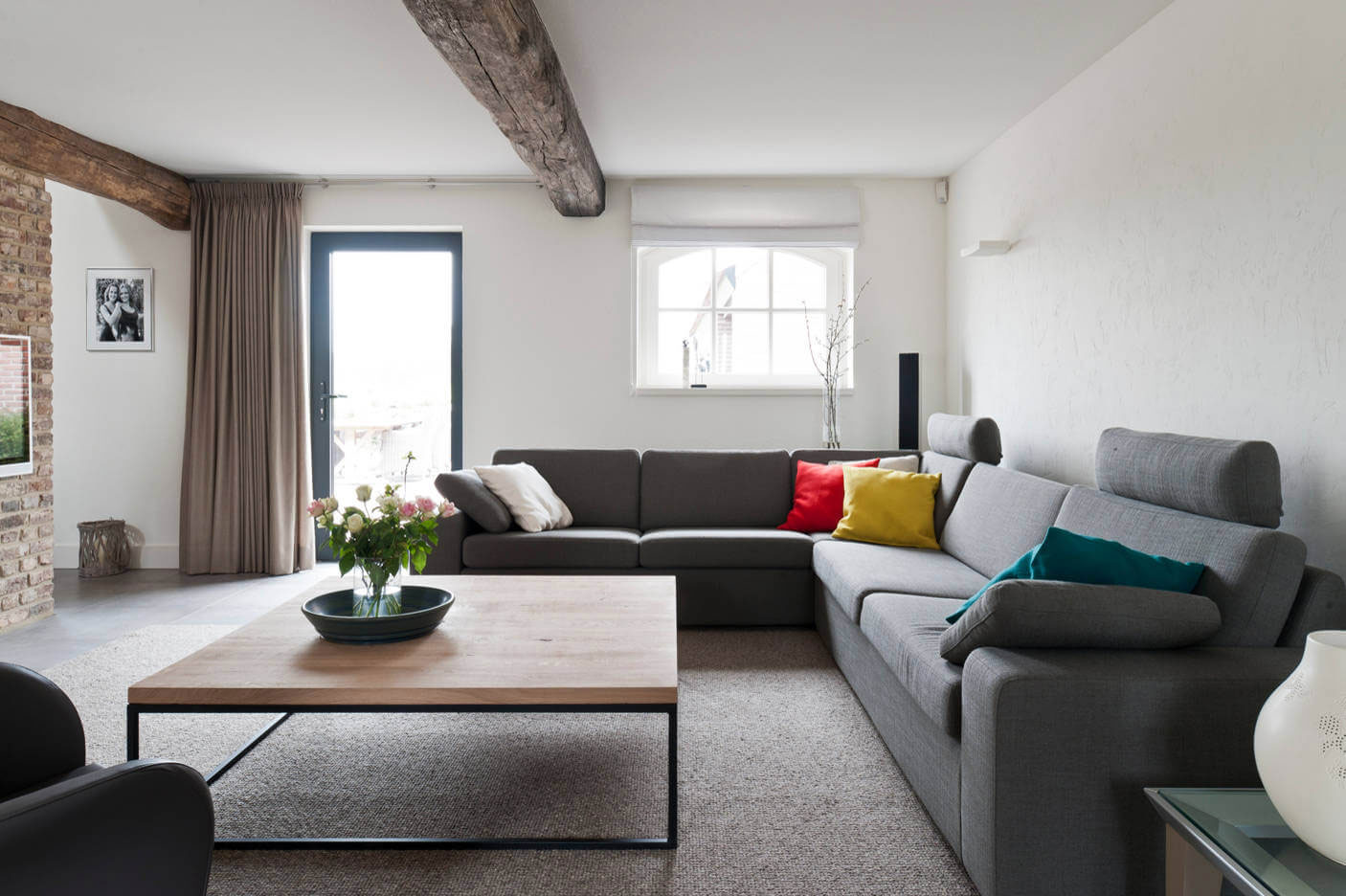 An Old House Transformed into an Elegant Contemporary Home in The Netherlands by Doret Schulkes Interieurarchitecten (1)