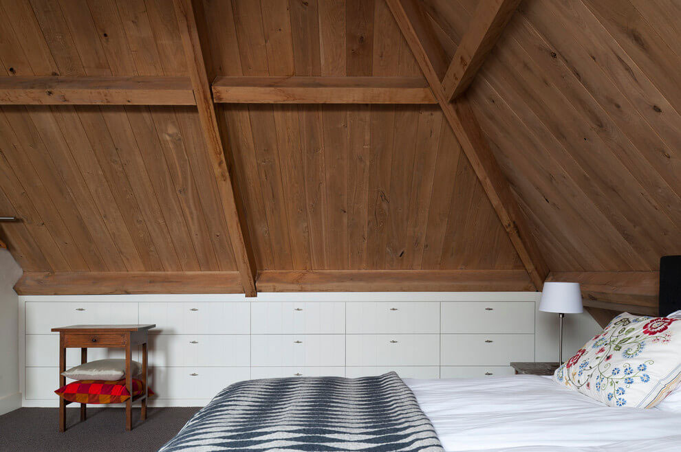 An Old House Transformed into an Elegant Contemporary Home in The Netherlands by Doret Schulkes Interieurarchitecten (11)