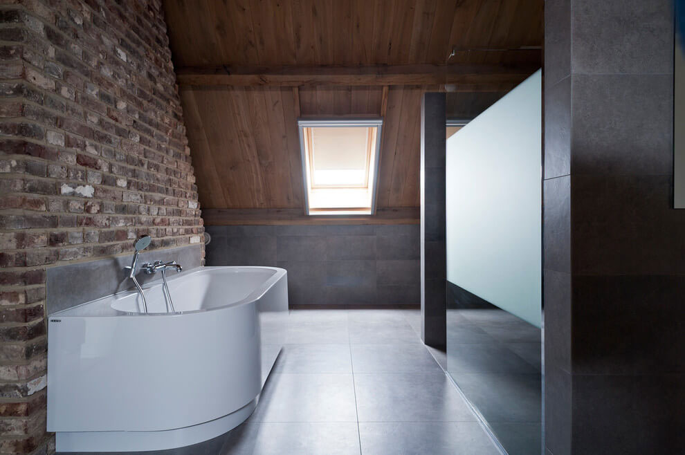 An Old House Transformed into an Elegant Contemporary Home in The Netherlands by Doret Schulkes Interieurarchitecten (14)