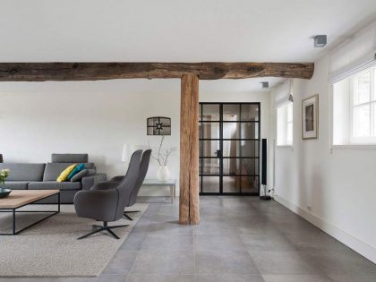 An Old House Transformed into an Elegant Contemporary Home in The Netherlands by Doret Schulkes Interieurarchitecten (2)