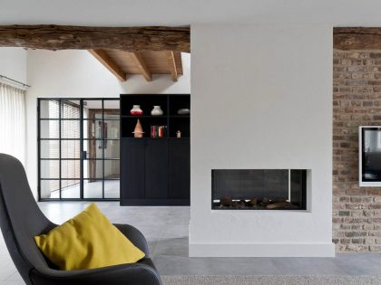 An Old House Transformed into an Elegant Contemporary Home in The Netherlands by Doret Schulkes Interieurarchitecten (3)