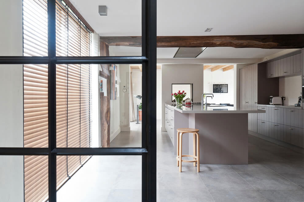 An Old House Transformed into an Elegant Contemporary Home in The Netherlands by Doret Schulkes Interieurarchitecten (5)