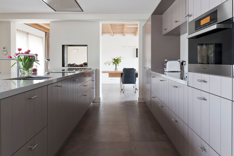 An Old House Transformed into an Elegant Contemporary Home in The Netherlands by Doret Schulkes Interieurarchitecten (7)