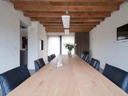 An Old House Transformed into an Elegant Contemporary Home in The Netherlands by Doret Schulkes Interieurarchitecten (8)