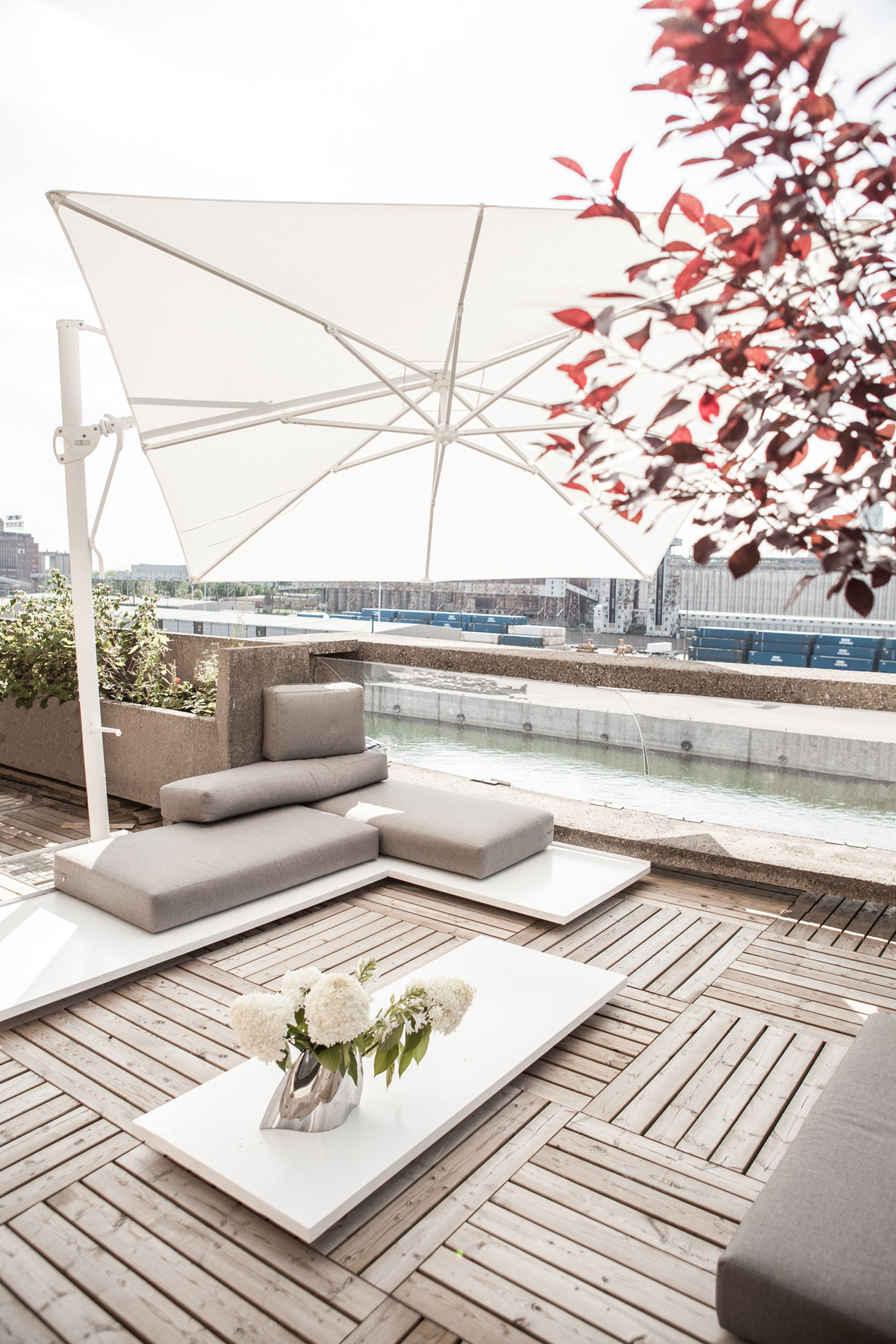 An Urban Contemporary Home with Elegant and Industrial Twist in Montreal, Canada by Studio Practice (12)