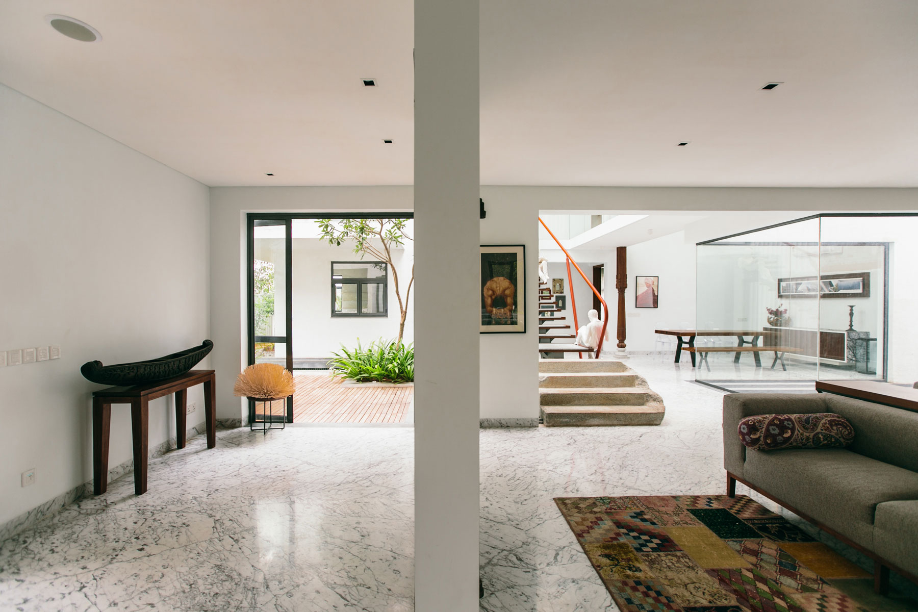 A Beautiful Contemporary House with Simplicity and Elegance in Bangalore, India by Abin Design Studio (11)